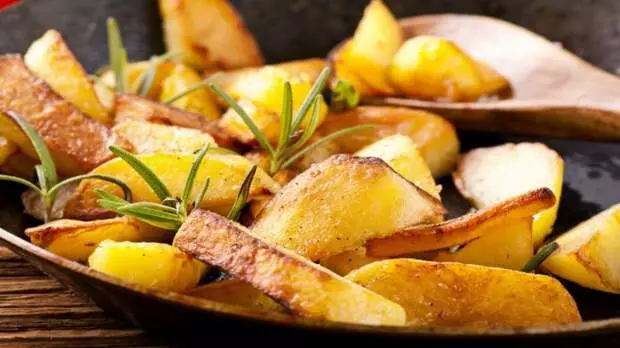 6 errori in ricette con patate, a causa del quale e purea si scopre con un grumo e fritto non così crosta