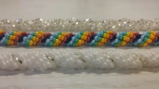 Kyakkyawan Inganta Kyauta Daga Beads a cikin yamma