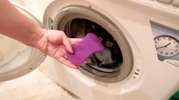 Why need to put a silicone sponge into the washing machine