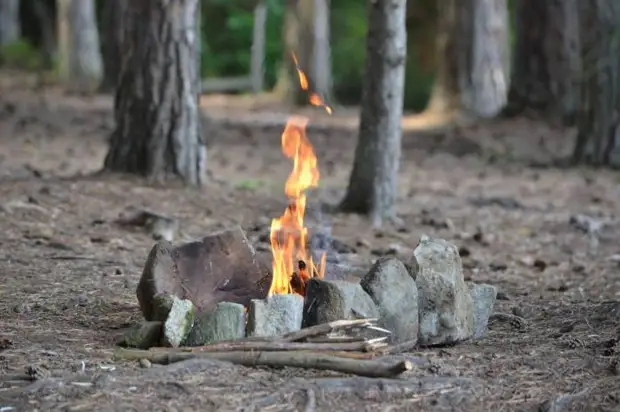 Divorziamo il fuoco. Foto: PuteShestvuy.com.