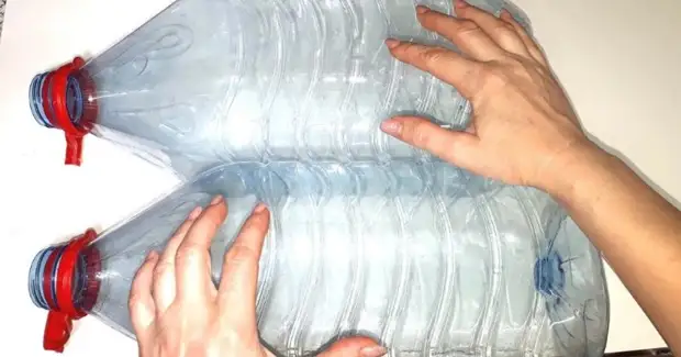 What if you combine a large plastic bottle and unnecessary clothes?