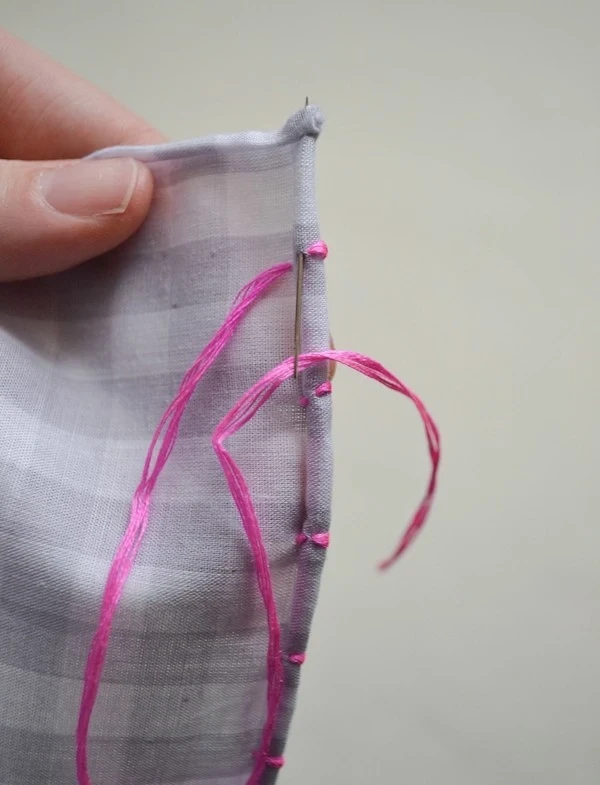 Ideia: costura manual decorativa simples para tratamento de borda