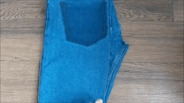 Élégance ak etranj modifye nan Jeans fin vye granmoun