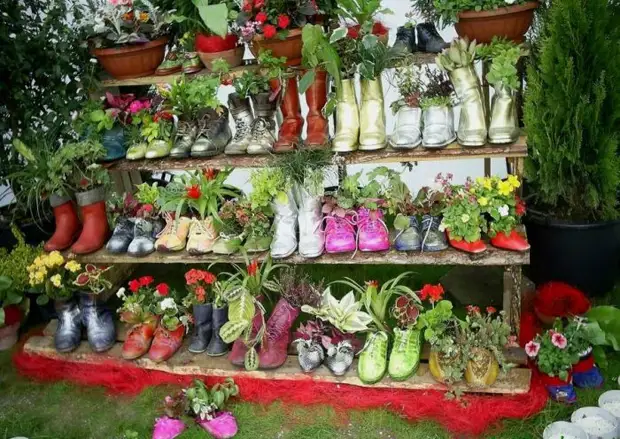 Why throw away old shoes if you can make excellent epic clubs from it. / Photo: I.Pinimg.com