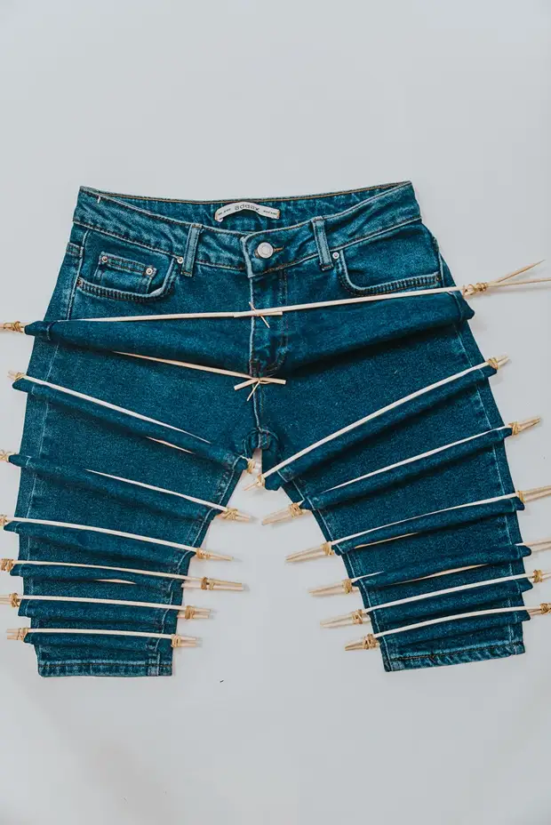 Second life is cooler first: stylish alteration of old jeans