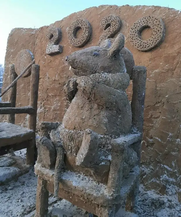 Nga Viti i Ri - skulptura të reja origjinale nga plehu yakutian