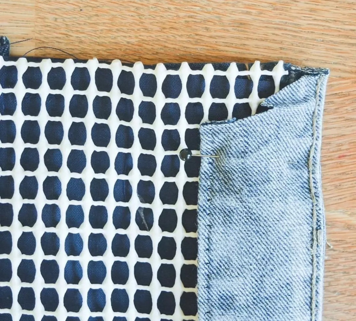 Idea: a rug from pockets of old jeans
