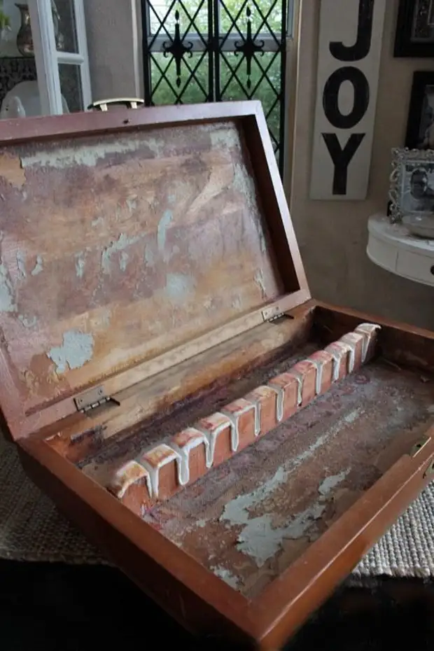 Restoration of casket Old