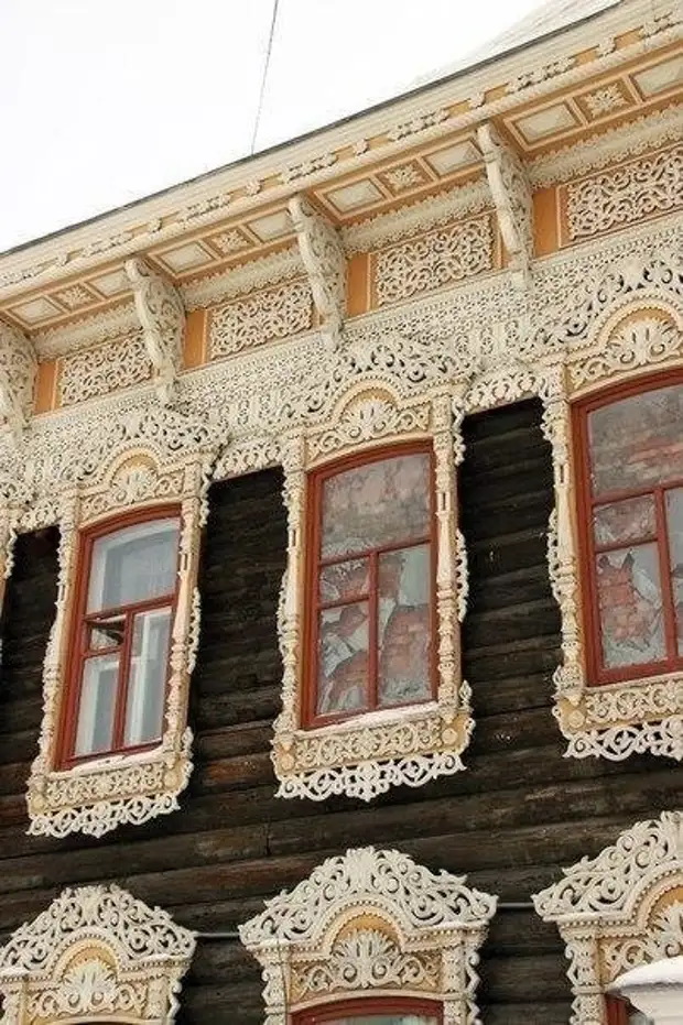 Laço de madeira - a melhor escultura que adorna as casas do século XIX nas ruas de Tomsk