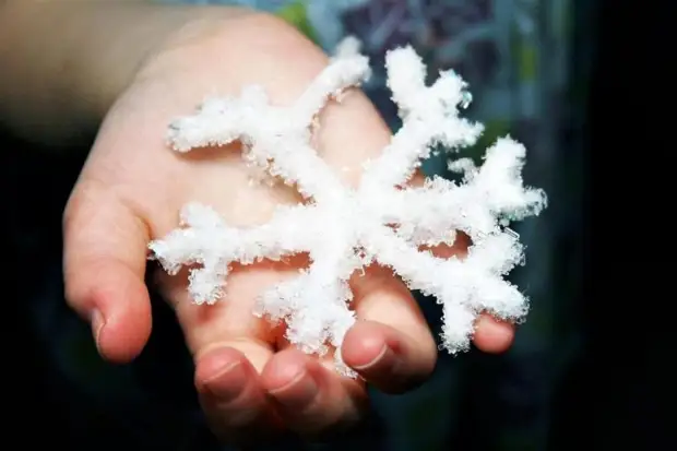 Flocos de neve de vários materiais