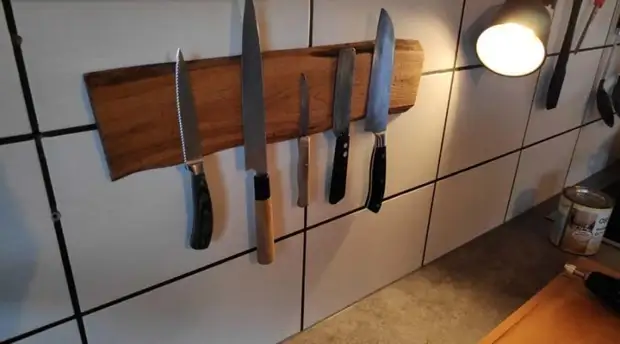 अपने हाथों से रसोई चाकू के लिए एक चुंबकीय बोर्ड बनाना