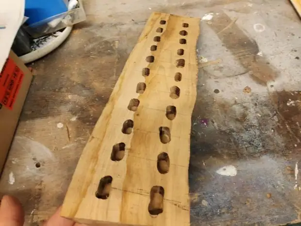 अपने हाथों से रसोई चाकू के लिए एक चुंबकीय बोर्ड बनाना