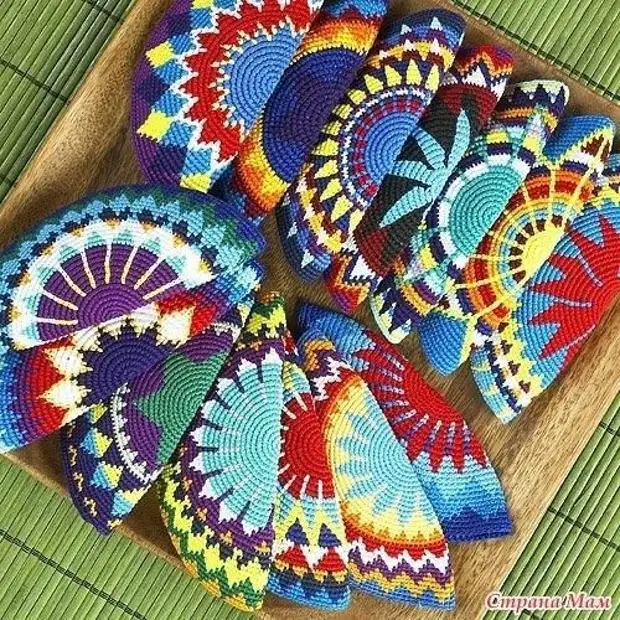 Round schemes for jacquard crochet