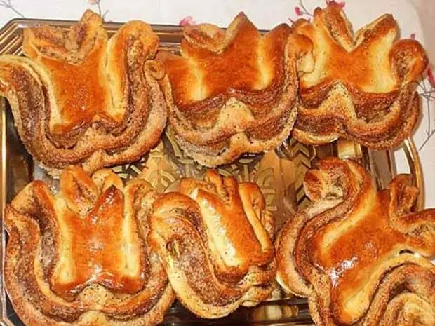 Si për të bërë buns shumë të bukur-tulips