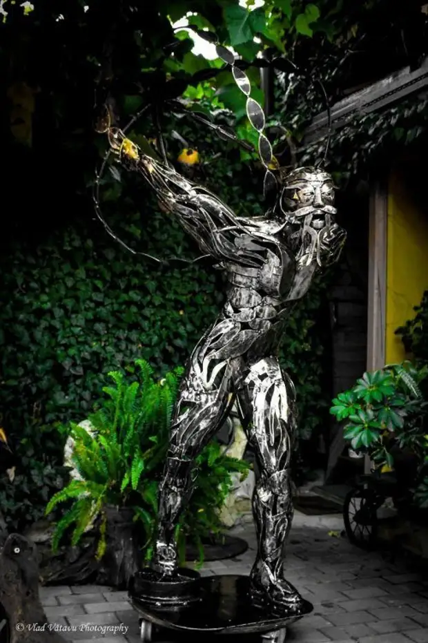 Masterpieces from ordinary scrap metal