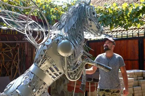 Masterpieces from ordinary scrap metal