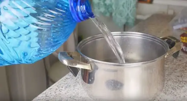 პირველი boil წყალი. / ფოტო: YouTube.com.