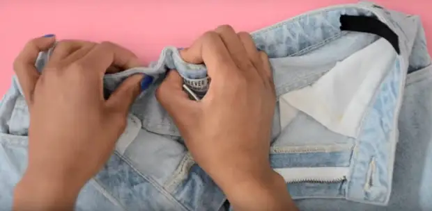 Brilliant way to reduce jeans in the belt