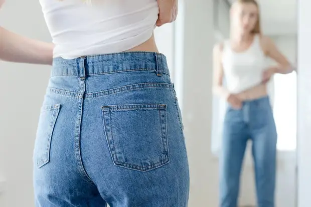 Brilliant way to reduce jeans in the belt