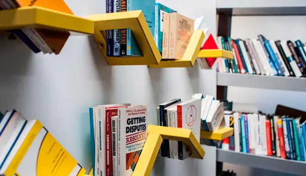 Bücherregal Tun Sie es selbst: Schönheit und Zweckmäßigkeit Ihres Hauses