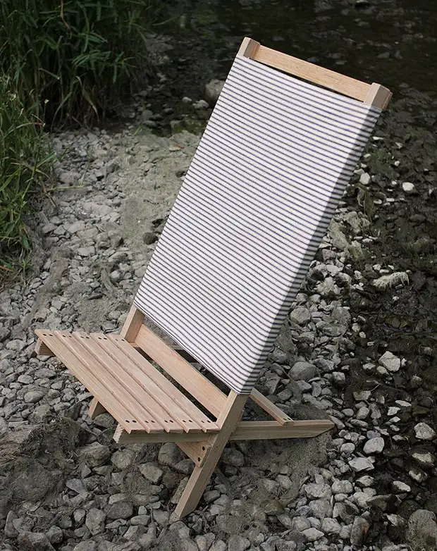 Articles inhabituels inhabituels: Chaise en bois