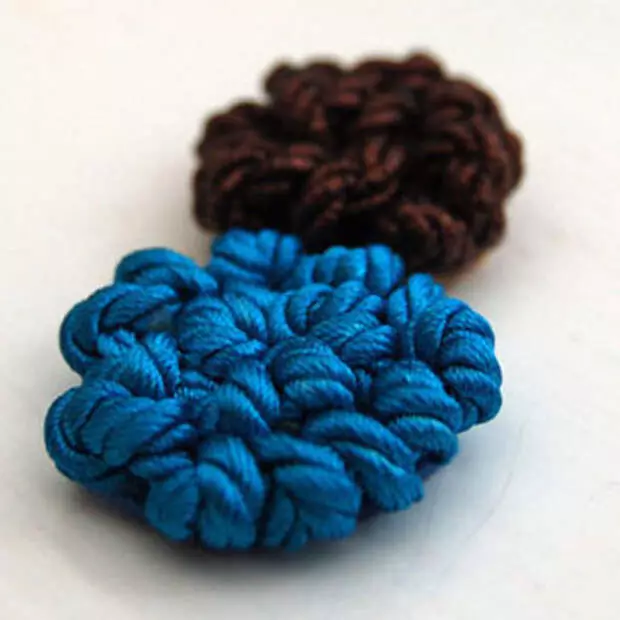 Flower of decorative thread (cord)