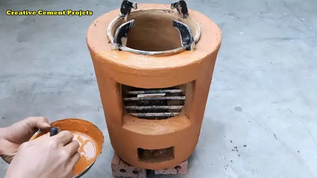 Как от глина и цимент правят компактна печка за готвене