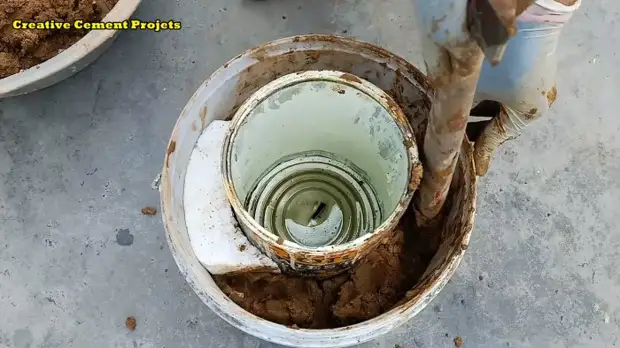 Cómo de la arcilla y el cemento hacen una estufa compacta para cocinar