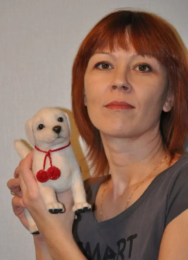 Julia ponomareva. Zvinoshamisa volumetric pendi uye mhuka mukuoma felting technique