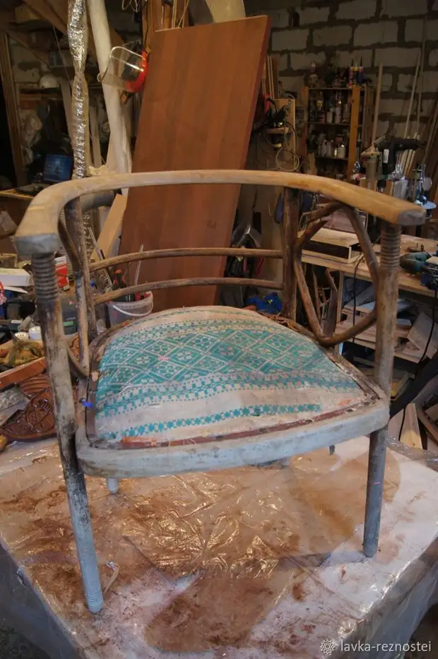 In the oven or not in the oven? We repair the legendary old chair "Bat"