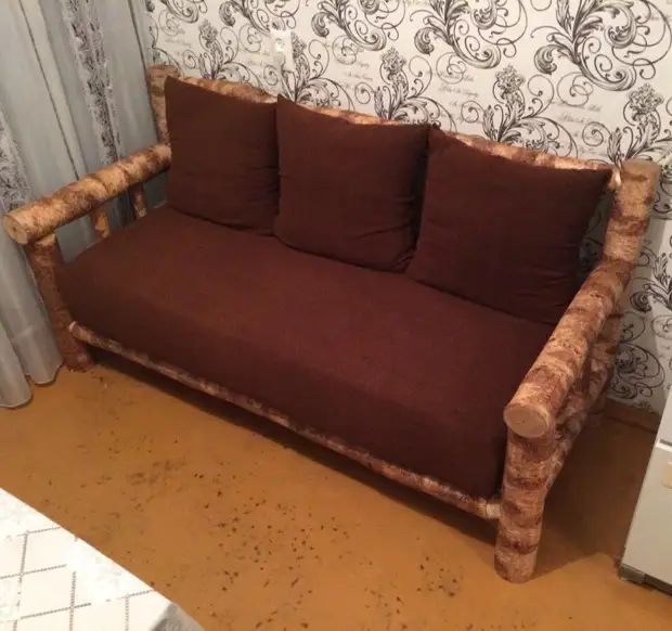 Yksinkertainen sohva mökki 0