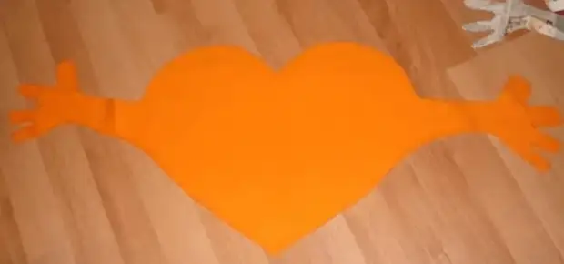 Semiamo cuscini sotto forma di un cuore: un regalo per San Valentino, carino arredamento lo fai da solo