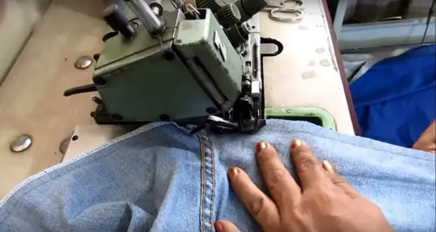 Excelente y elegante cosa que puedes hacer de viejos jeans.