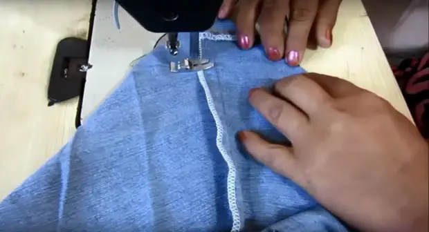 Excelente y elegante cosa que puedes hacer de viejos jeans.