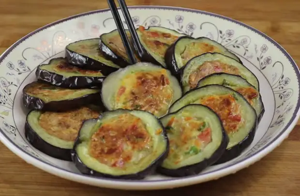 Eggplants appetizing রান্না জন্য দ্রুত এবং অস্বাভাবিক রেসিপি