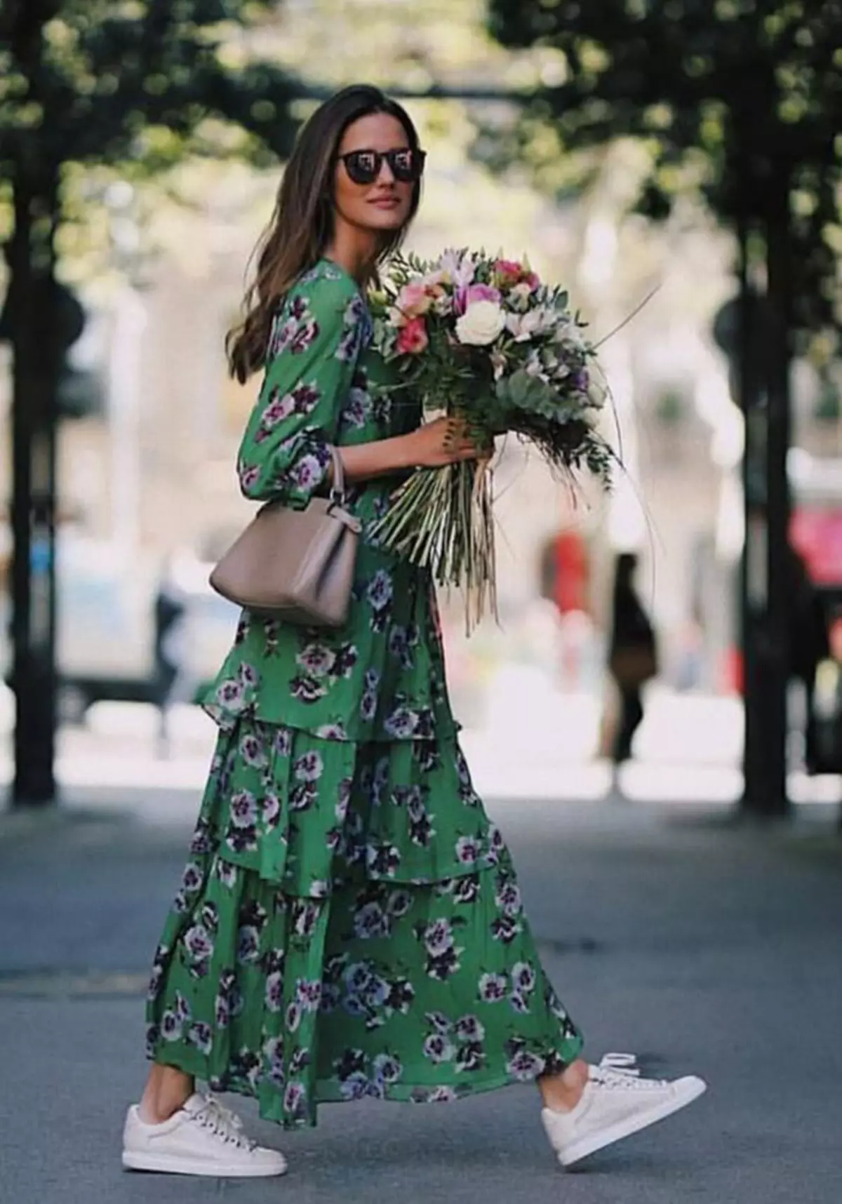 Vestidos de ar e sapatos esportivos - Bata 2019. Como usar