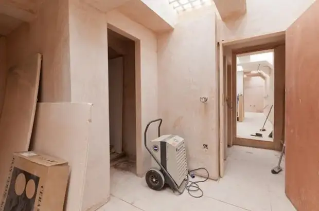La donna ha comprato un bagno pubblico e lo ha trasformato in un appartamento da sogno