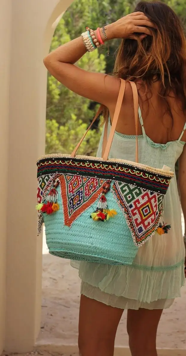 Decorating the embroidery bag and cosmetics: 60 ideas for inspiration