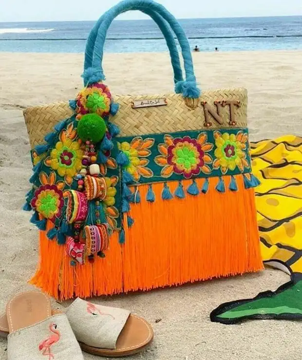 Decorating the embroidery bag and cosmetics: 60 ideas for inspiration