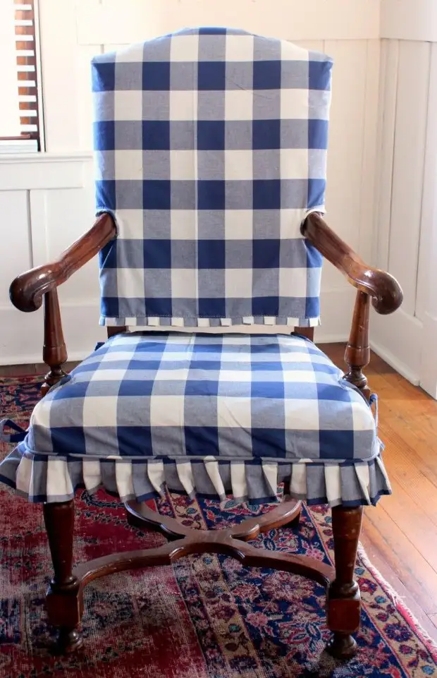 Von Ebbside Beach Cottage: Buffalo Check Slipcover @Tessa McDaniel McDaniel McDaniel McDaniel McDaniel McDaniel Love The Falten!