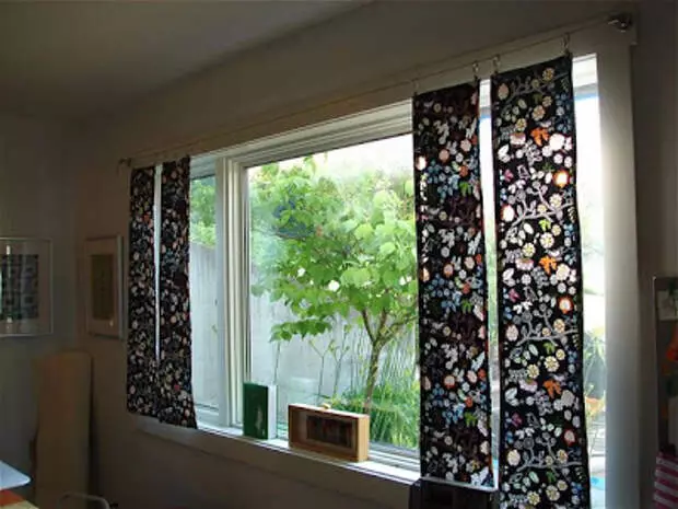 Sew with your own hands improvised curtains panels