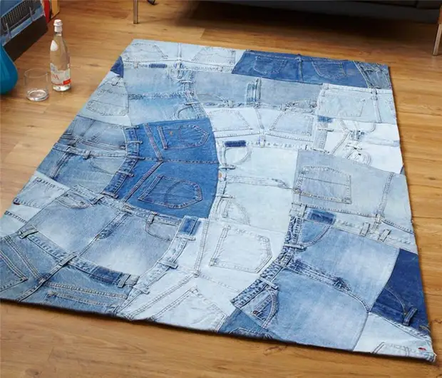 Кез-келген үйді безендіретін ескі джинсдан жасалған қарапайым және ерекше кілем