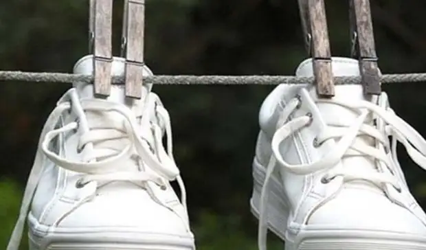 Pazīstams kurpnieks izdeva noslēpumu, kā ietaupīt apavus un kājas no nepatīkamas smaržas