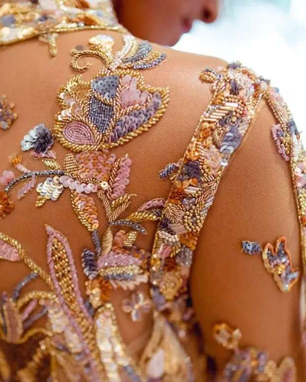 23 Dresses with designer embroidery and details