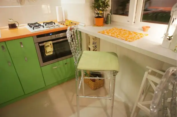 35 examples, how to save place in the kitchen using a small table