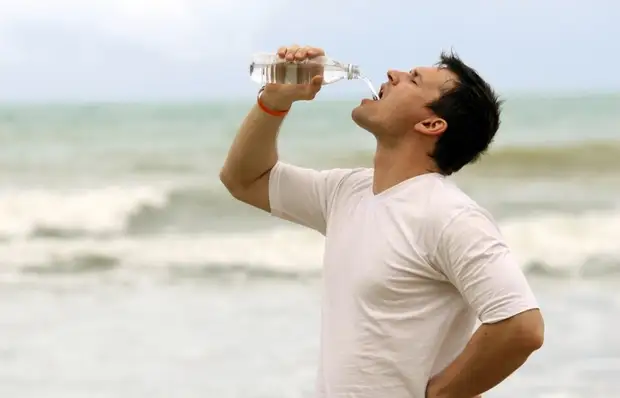 How to make salty sea water suitable for drinking: Lifechak survival