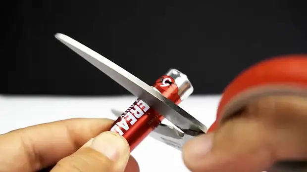 8 ways to quickly put the scissors