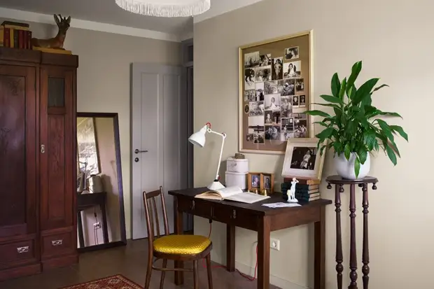 Appartement d'une chambre à Khrouchtchev dans un style soviétique moderne