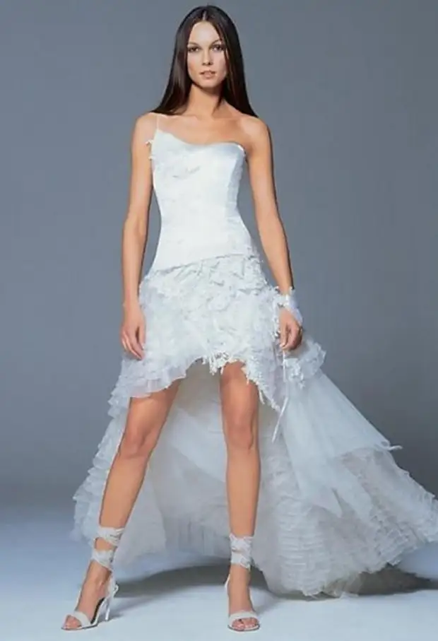 שמלה לבנה מאורכת