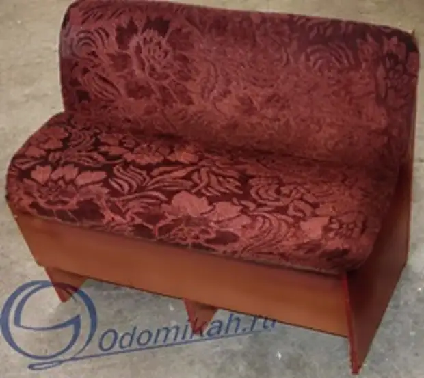 Làm một chiếc ghế sofa cho hiên trong nước với bàn tay của chính họ